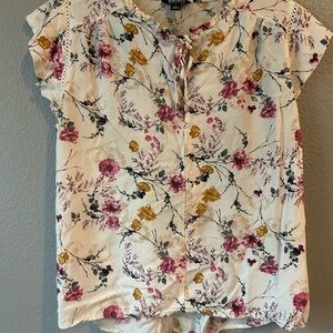 Buffalo David Bitton Cream Floral Blouse • Size Small sports bra